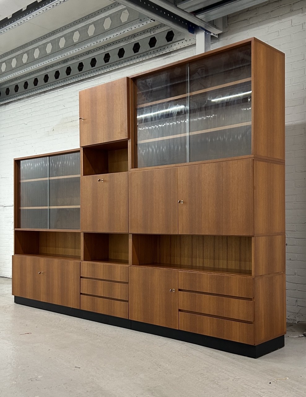 XXL vintage wandmeubel / boekenkast