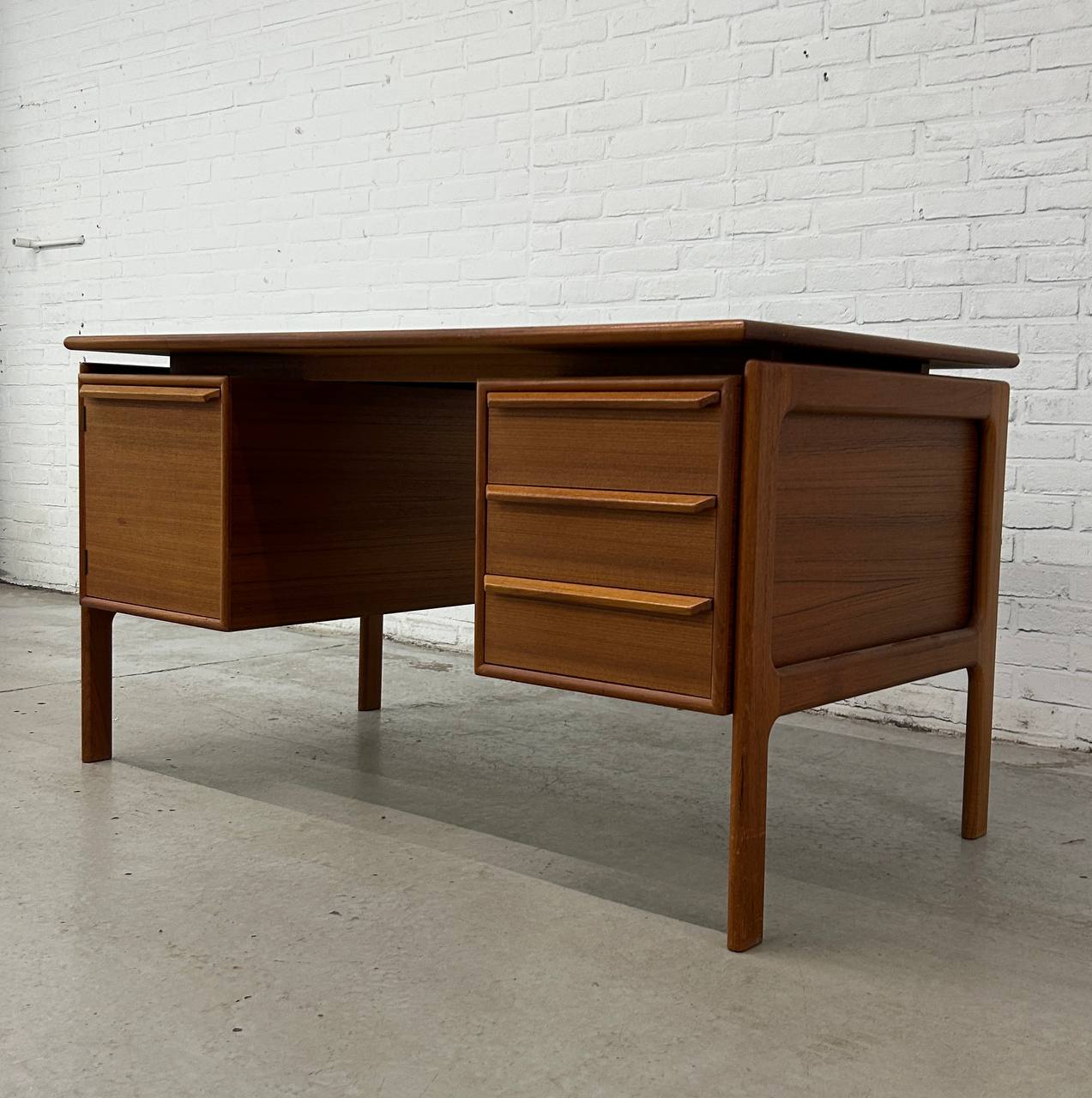 Vintage Deens bureau GV Møbler, jaren ‘60