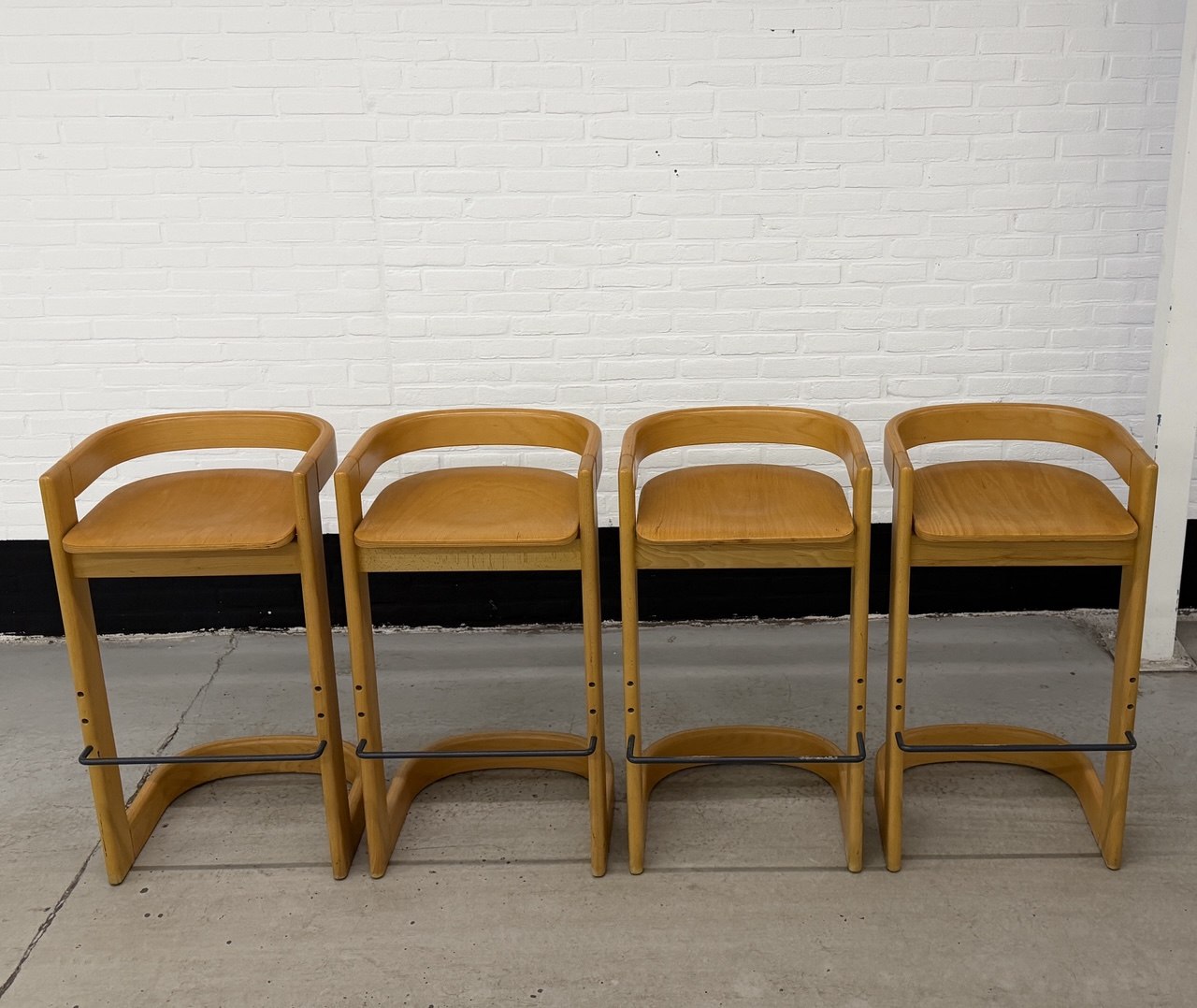 Set van 4 Willy Rizzo stijl barkrukken