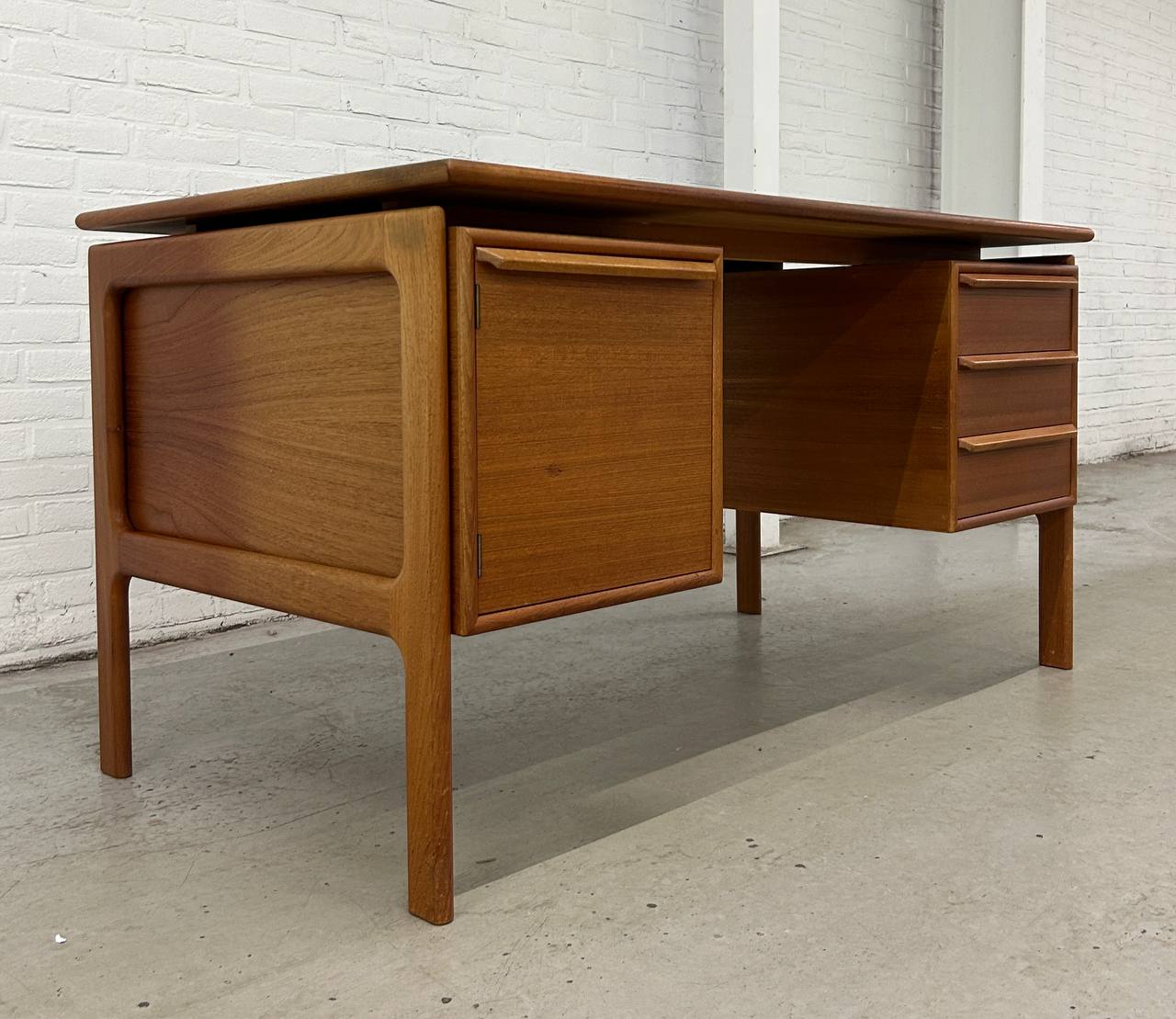 Vintage Deens bureau GV Møbler, jaren ‘60