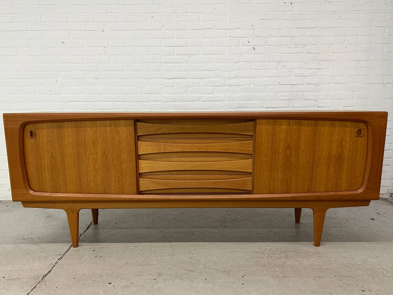 Deens vintage dressoir in teak