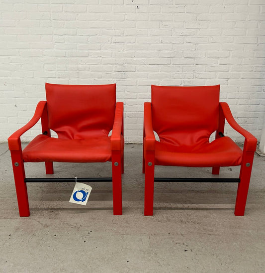 2 vintage Arkana Safari chairs