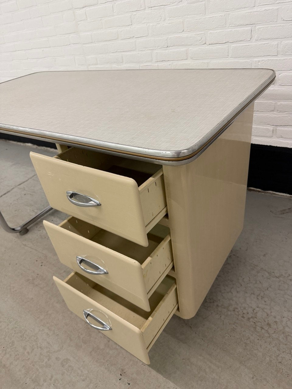 Vintage buisframe Maquet desk, doktersbureau