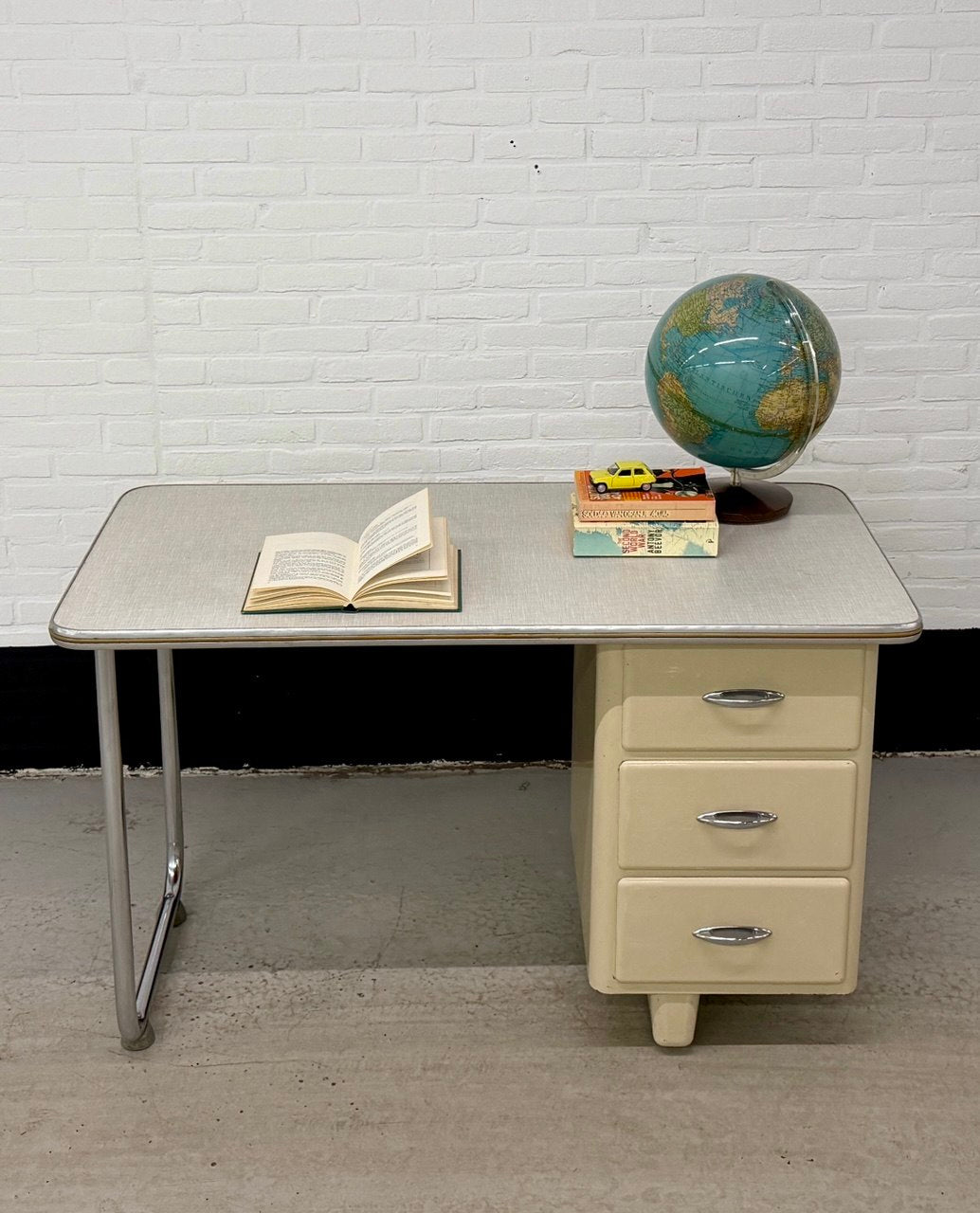 Vintage buisframe Maquet desk, doktersbureau