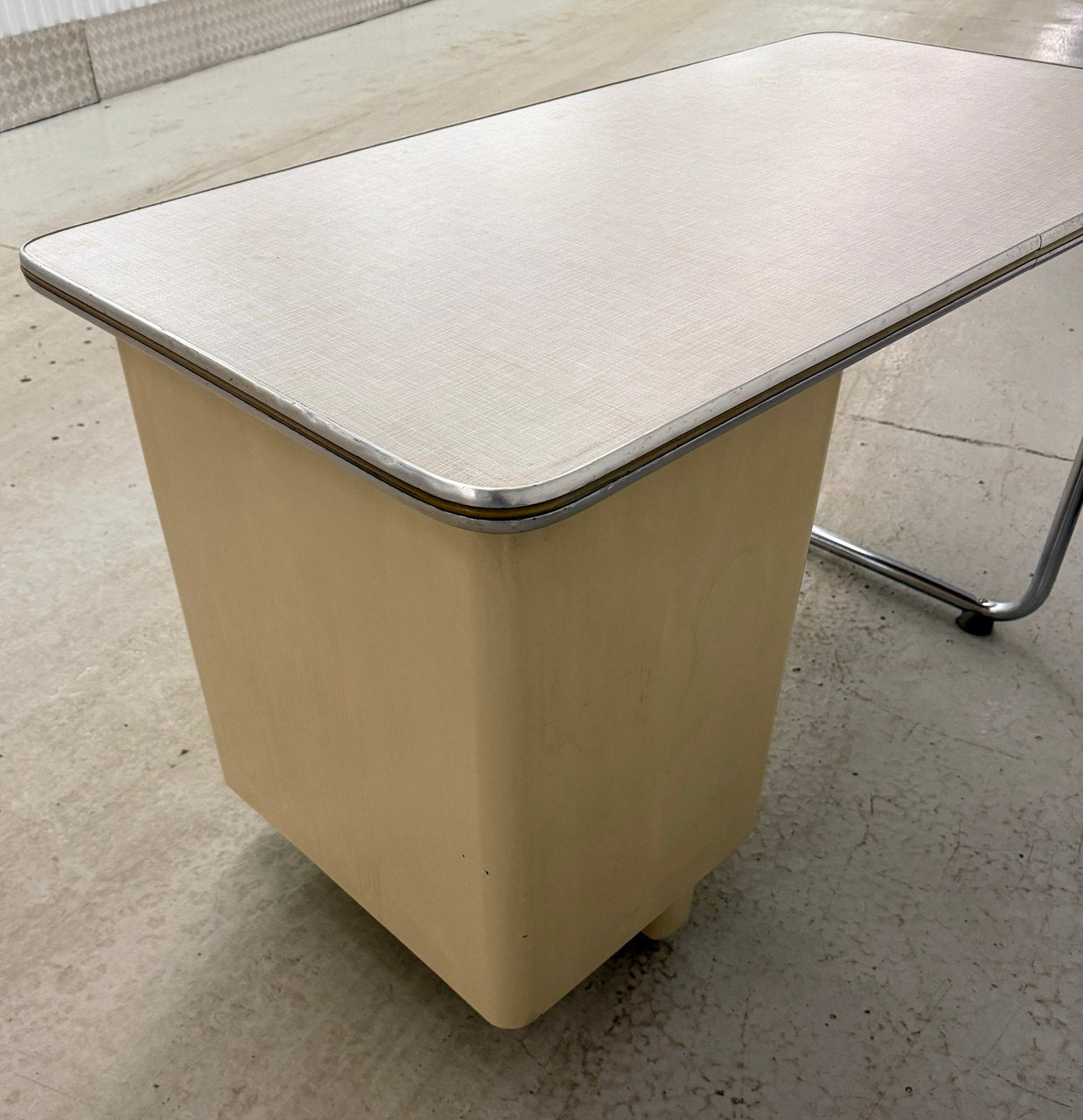 Vintage buisframe Maquet desk, doktersbureau