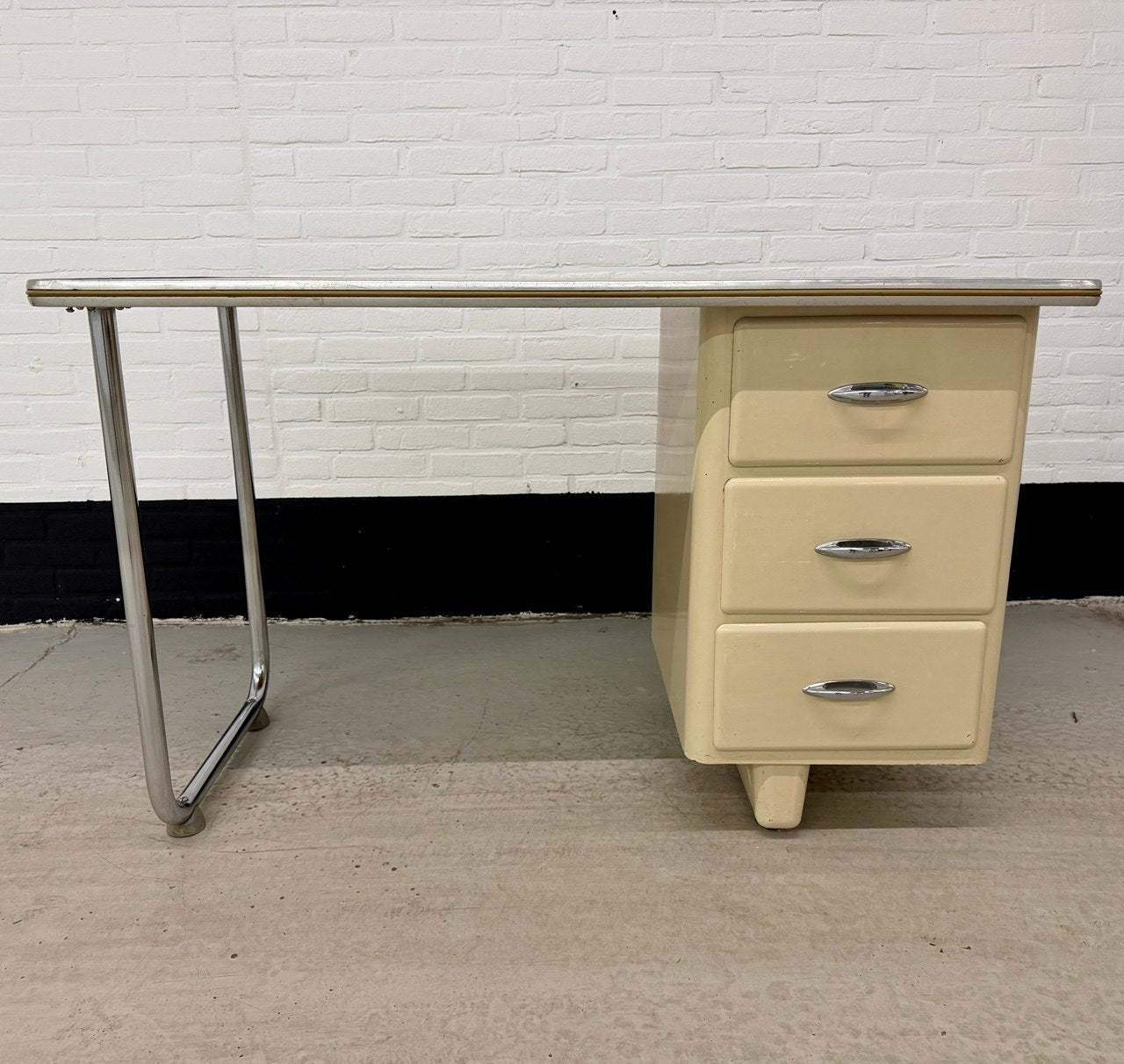 Vintage buisframe Maquet desk, doktersbureau