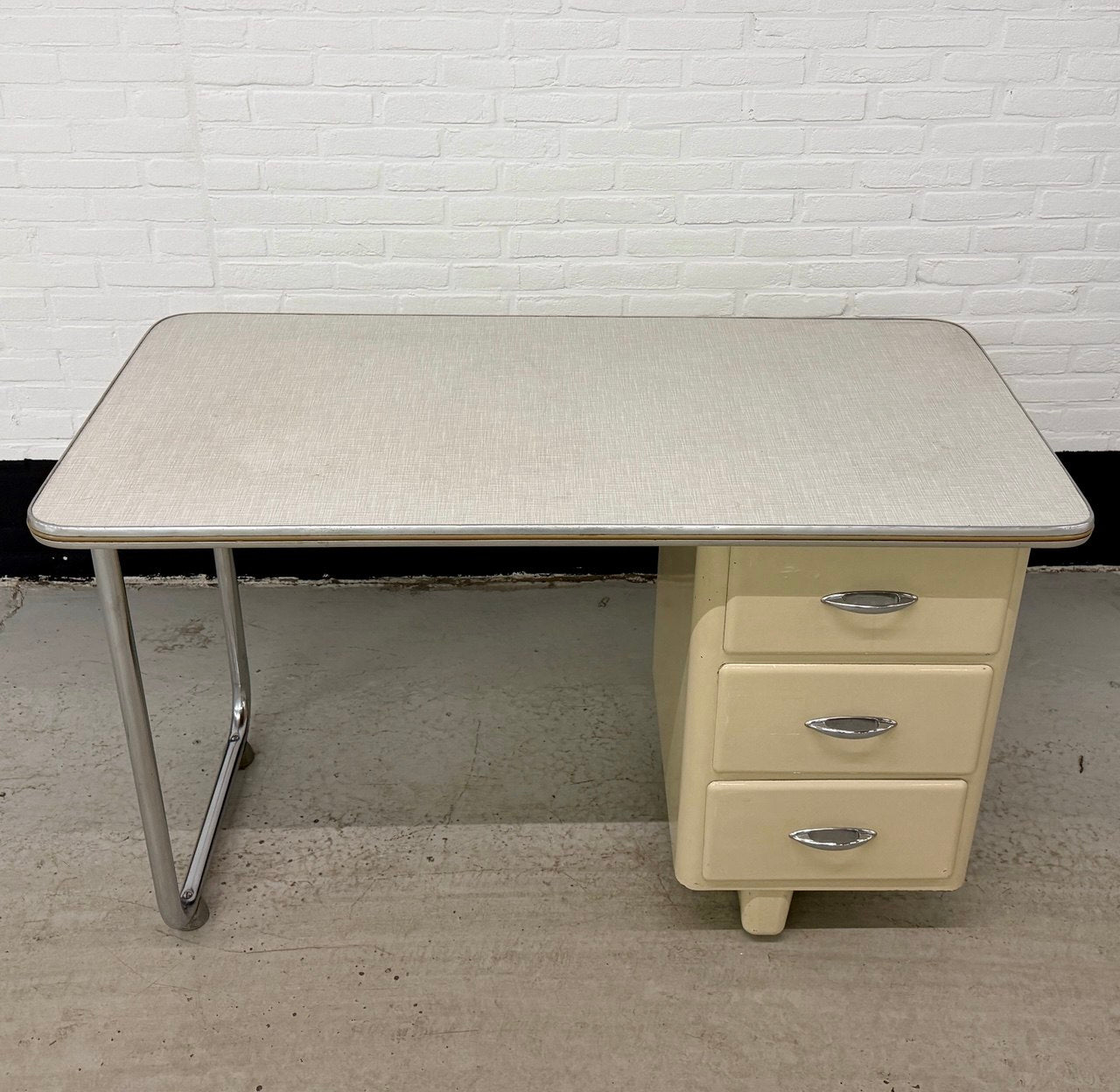 Vintage buisframe Maquet desk, doktersbureau