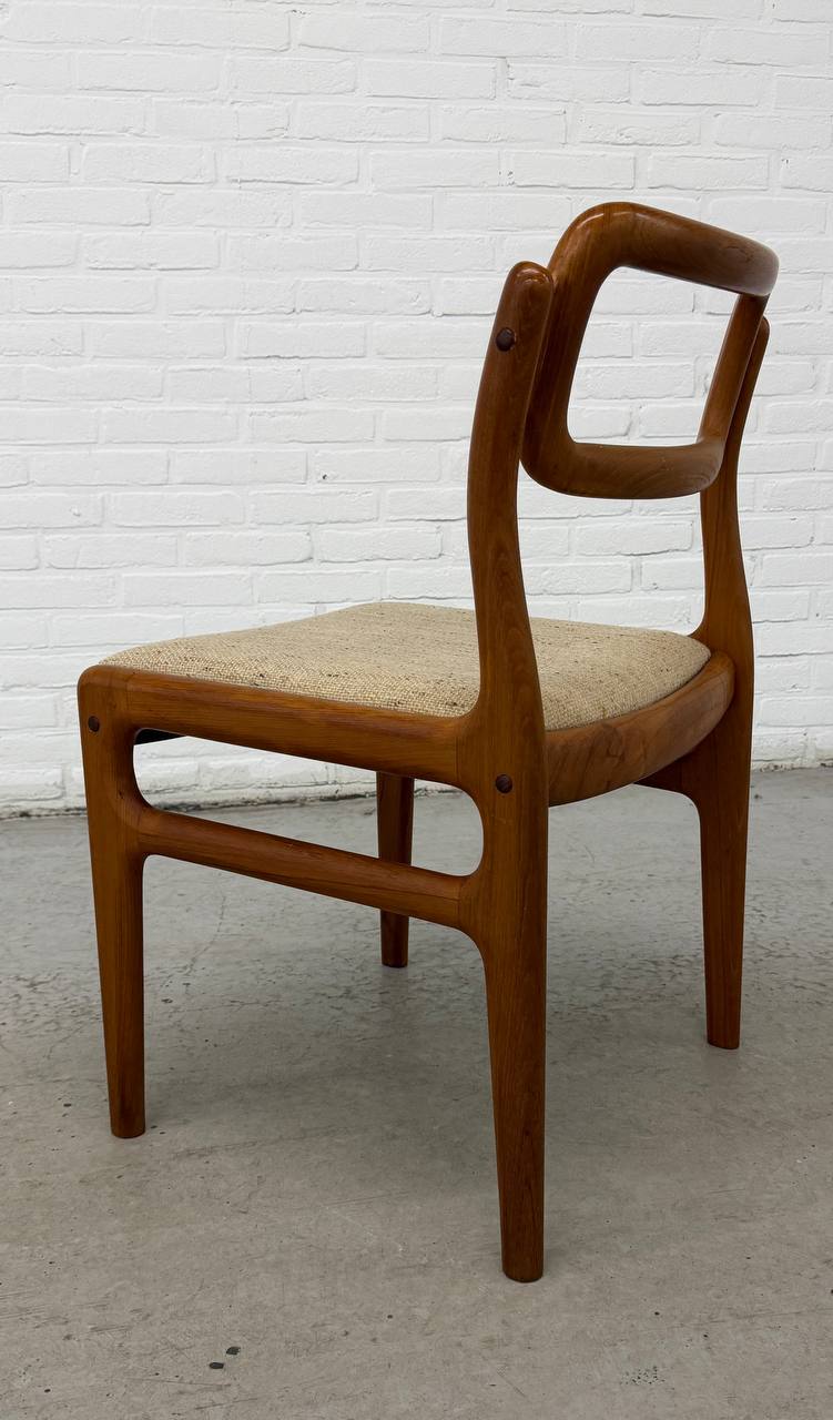 6 stoelen Johannes Andersen voor Uldum Møbelfabrik