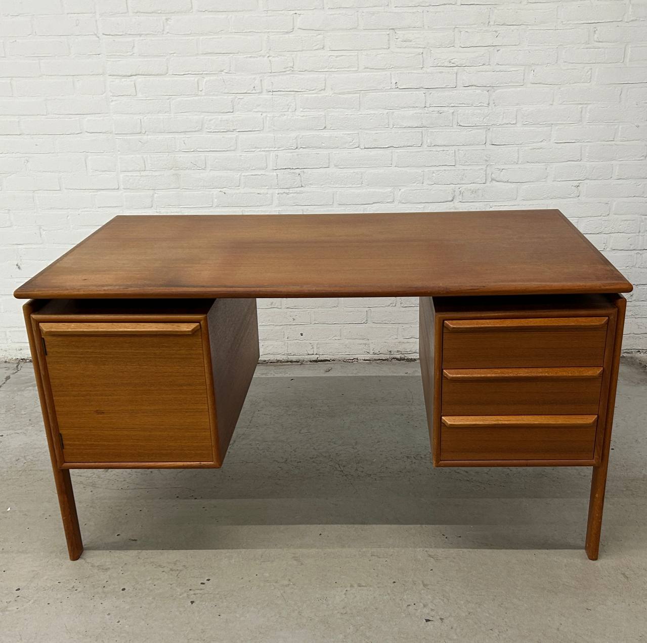 Vintage Deens bureau GV Møbler, jaren ‘60