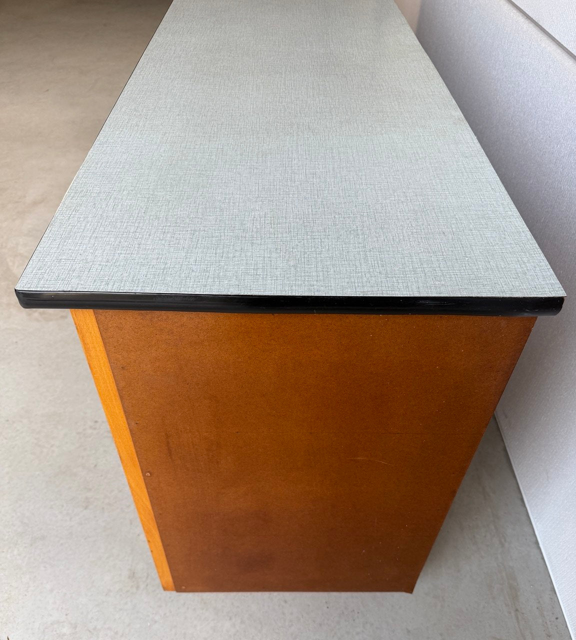 Industrieel vintage dressoir schoolkast