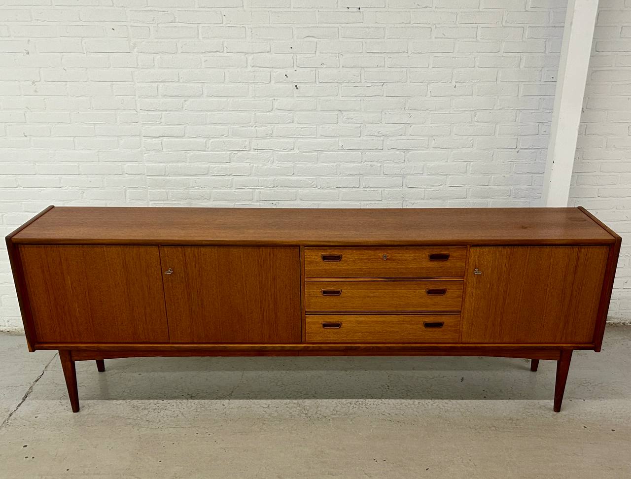 XXL vintage Bartels dressoir