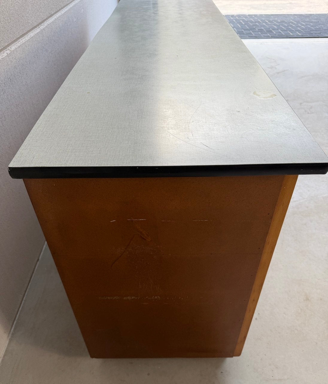 Industrieel vintage dressoir schoolkast