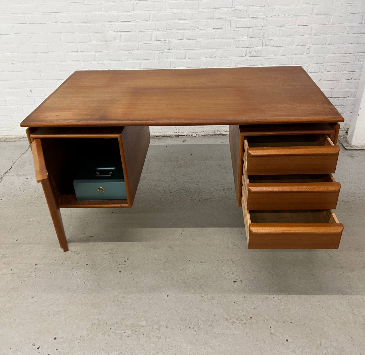 Vintage Deens bureau GV Møbler, jaren ‘60