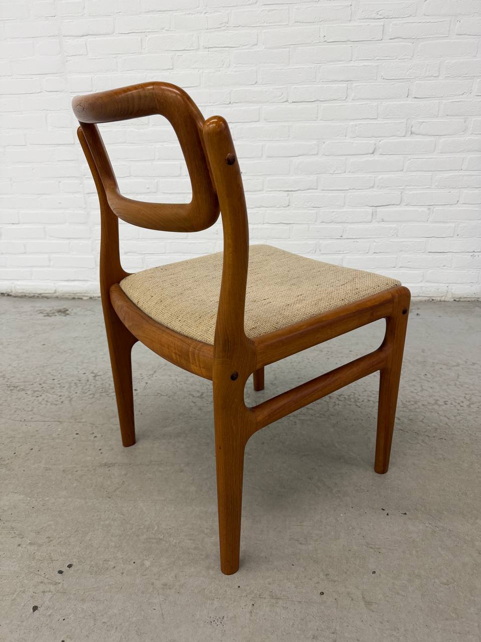 6 stoelen Johannes Andersen voor Uldum Møbelfabrik