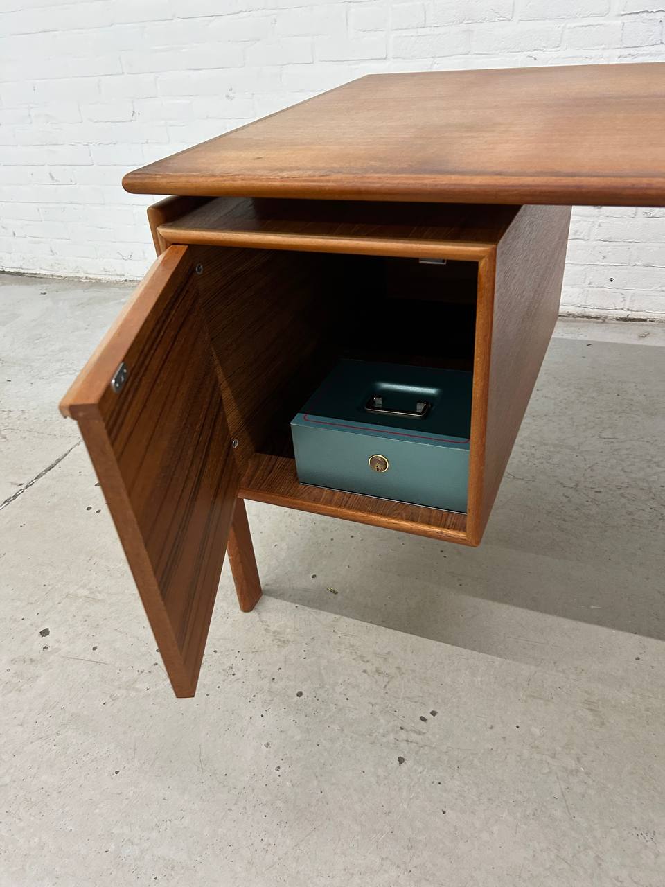 Vintage Deens bureau GV Møbler, jaren ‘60