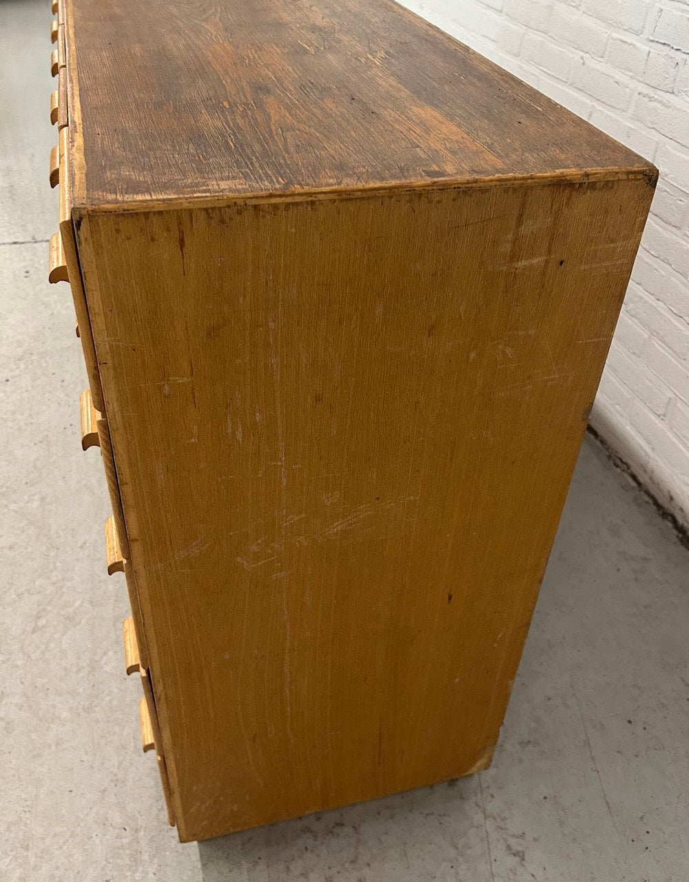 Vintage ladekast schoolkast apothekerskast