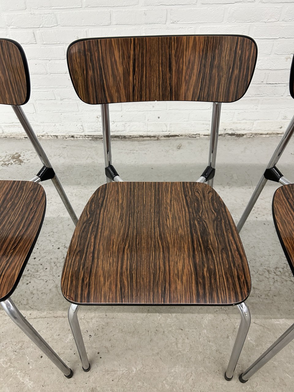 Vintage formica tafel met stoelen