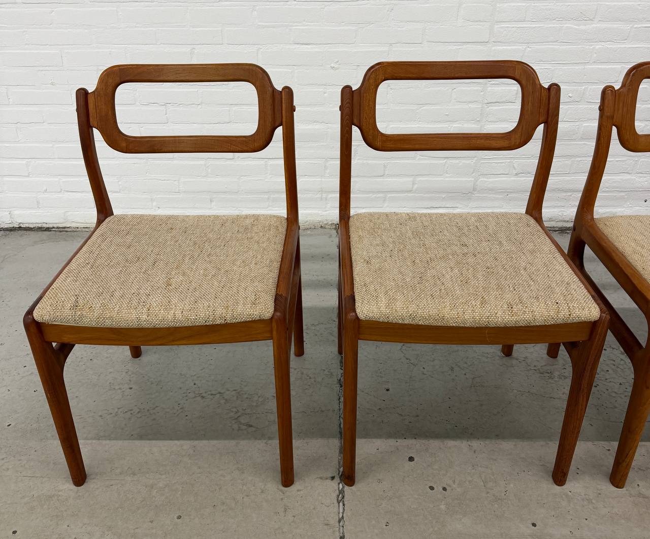 6 stoelen Johannes Andersen voor Uldum Møbelfabrik