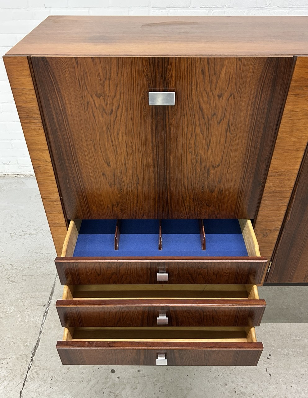 Highboard Louis van Teeffelen voor Wébé